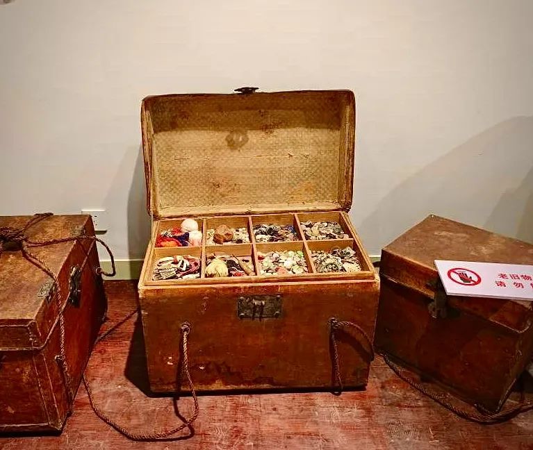 玉溪这里竟藏着一个父辈时代的「购物圣地」！满满的回忆…