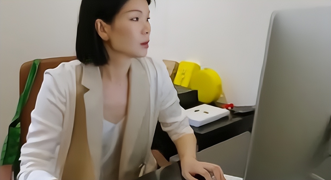 中国丑模吕燕自信,中国最丑的女模吕燕