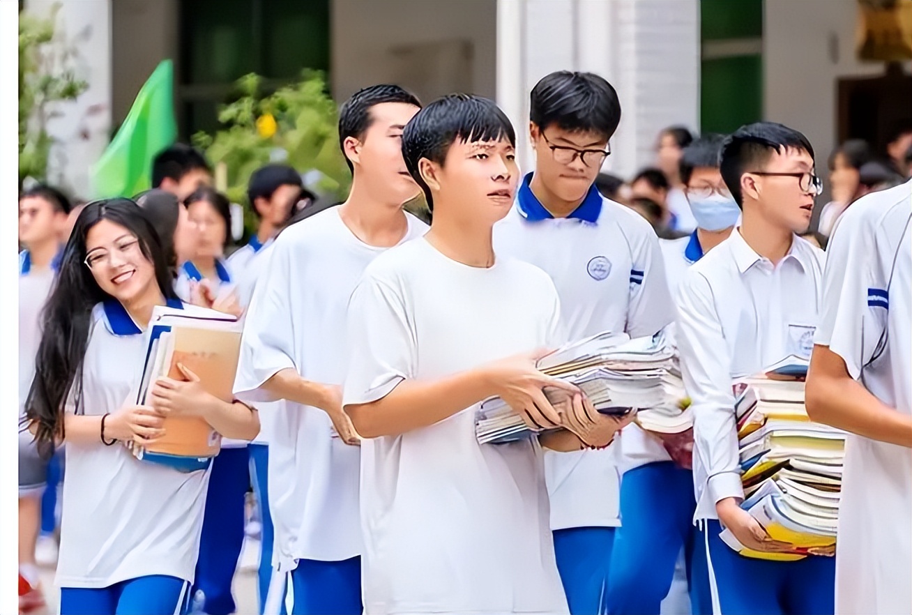 初中分流女生学什么职业好,初中生被分流到职高怎么办