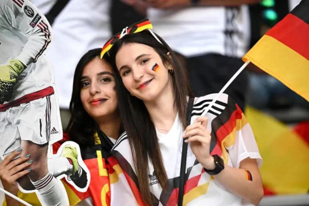 世界杯惊艳女球迷大赏,世界杯女球迷惊艳全场