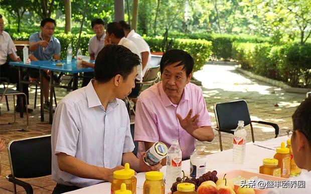 《乡恋》乘着春风来，有观众潮水般的期待，也是时代对文艺的召唤