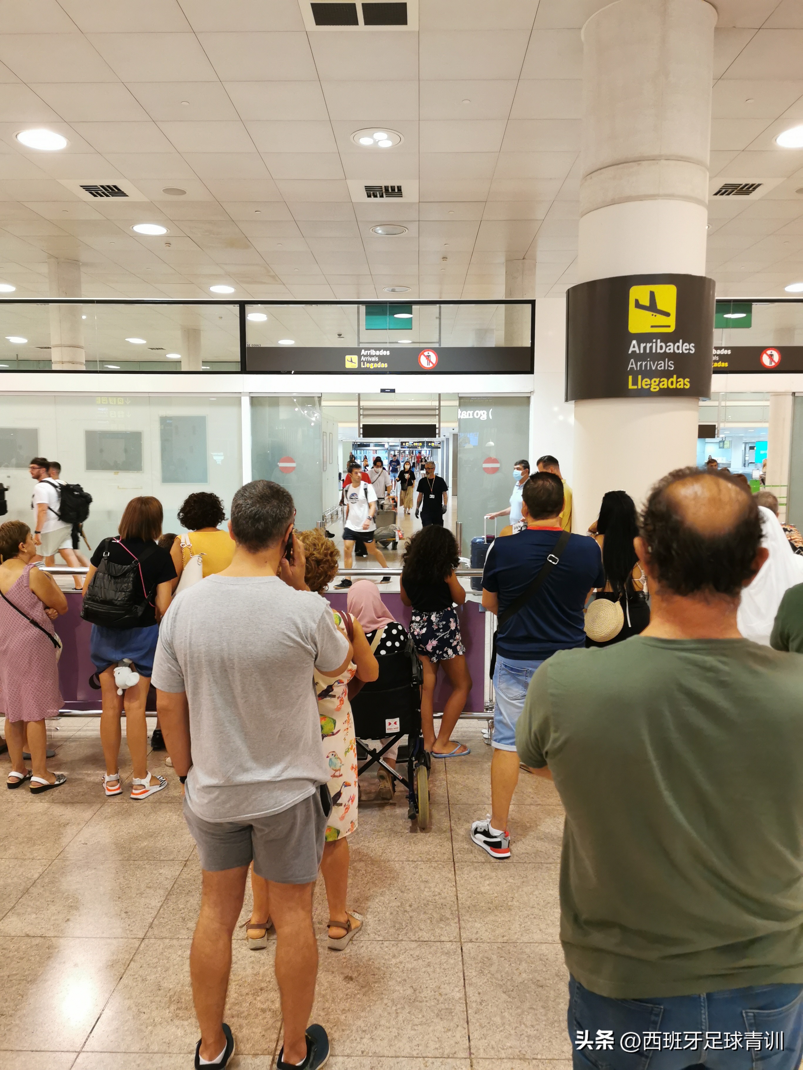 9月刚登陆西班牙的新足球家庭