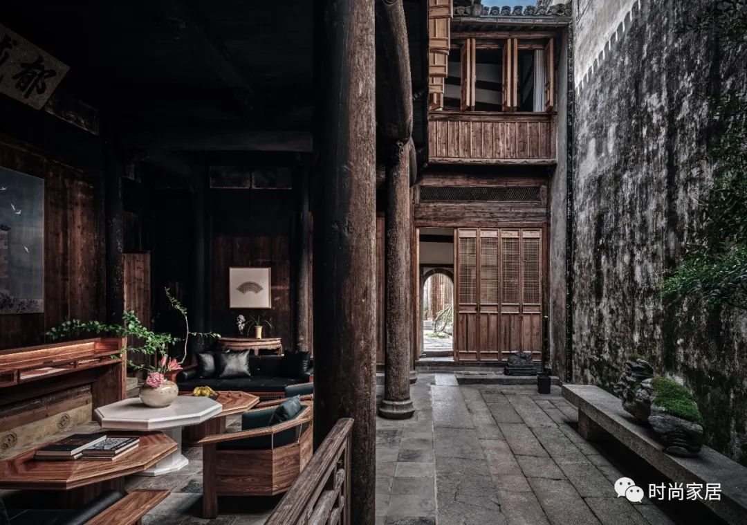 明代老建筑,他买下了一座废弃很久的古宅