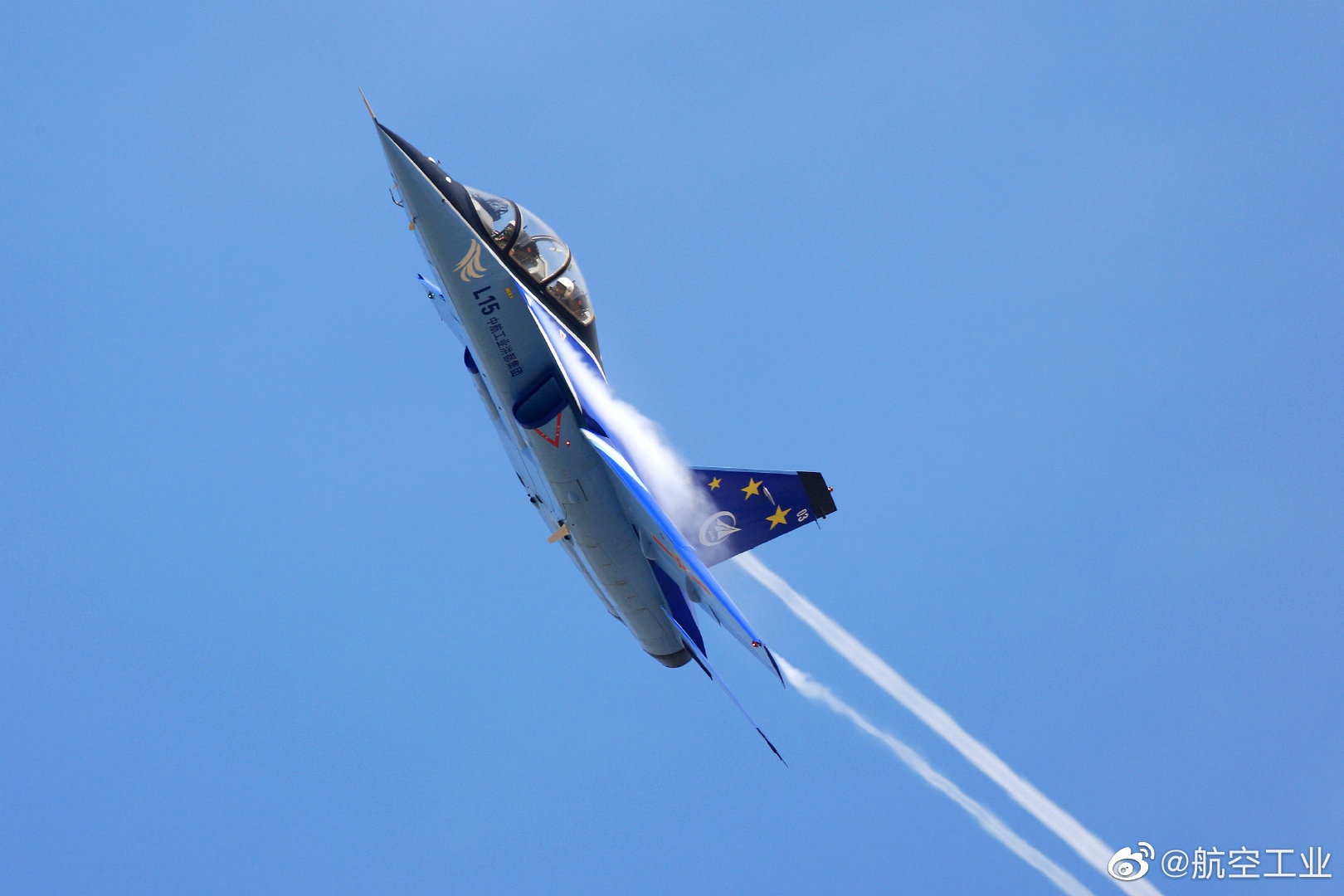 l15猎鹰舰载机版,l15猎鹰教练机和枭龙的性能比较