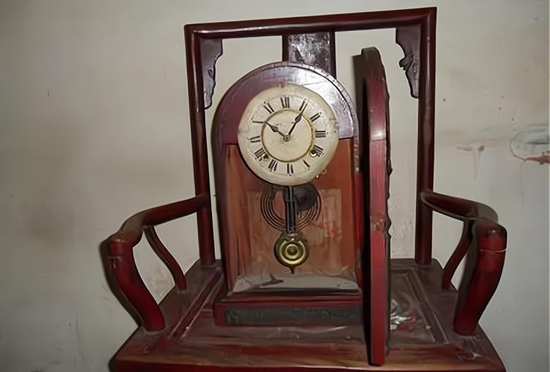 俗语“东西*不五**送，送了人财空”，*不五**送指什么？为何人财空？