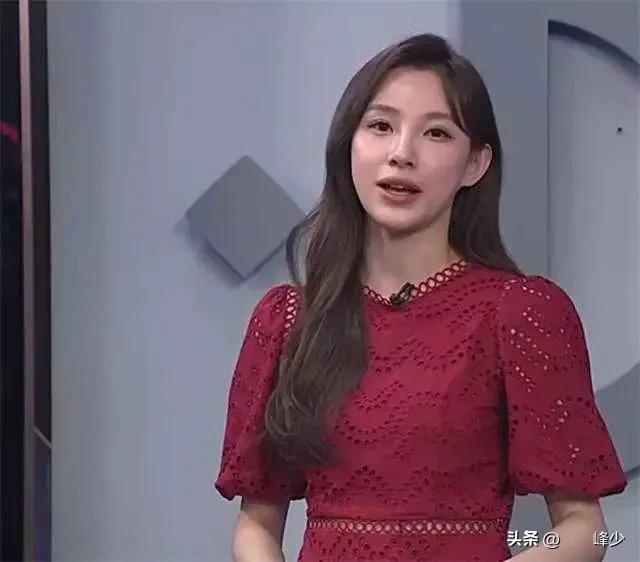 央视主播夏季着装,央视主播衣服合集