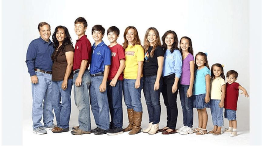 美国普通家庭有几个孩子,美国自己在家教孩子不上学可以吗