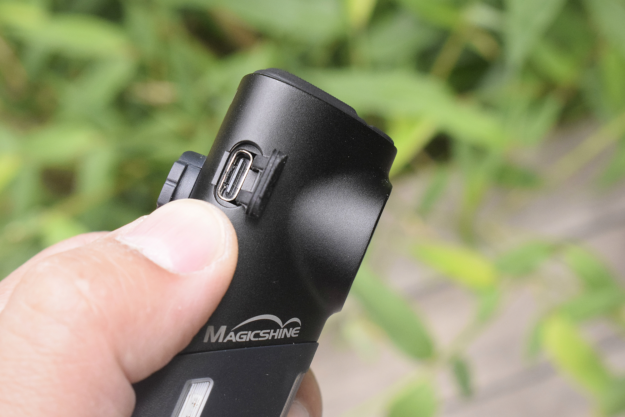 迈极炫自行车尾灯夜骑灯测评,迈极炫摄像头尾灯使用方法