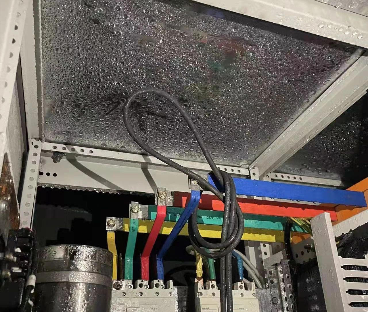 气密减振电气箱之防凝露