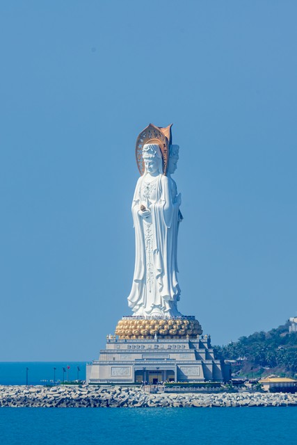 海南的观音雕像在哪里,南海观音像是铜像吗