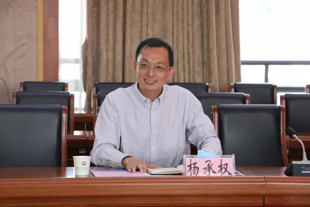 他毕业于湖北名校，如今已是云南龙头药企董事长，还捐赠百万药品驰援武汉！