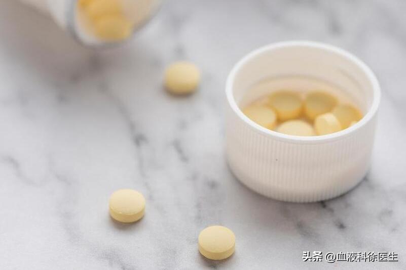 中老年补充哪个牌子的叶酸适合,中老年人如何补充叶酸每次吃多少