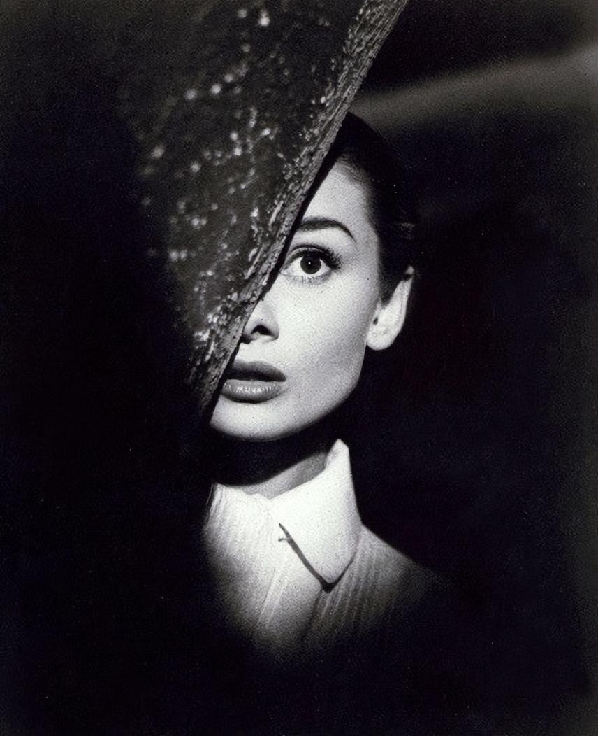 肯尼迪喜欢赫本还是玛丽莲梦露,梦露肯尼迪赫本是同时期的恋人吗