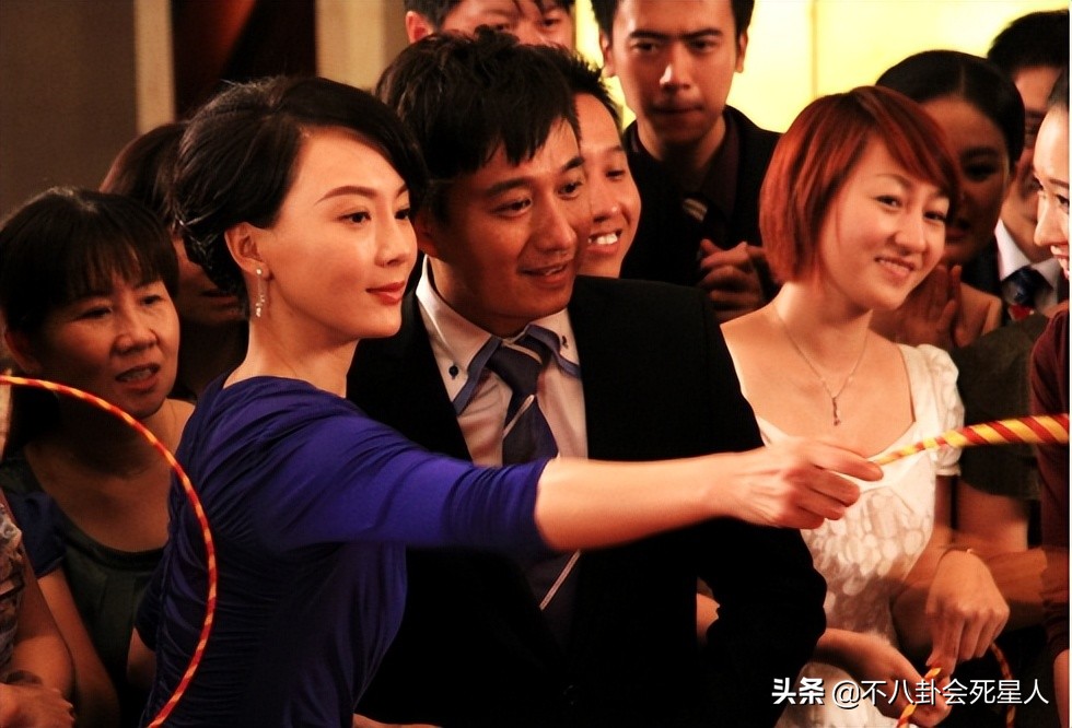 年轻时很美老了很丑的女星,年轻时候不好看老了漂亮的明星