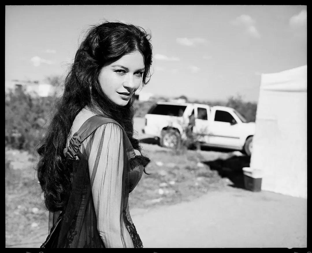 泽塔琼斯：和大25岁老公像同龄人，女儿没她漂亮，儿子遗传高颜值