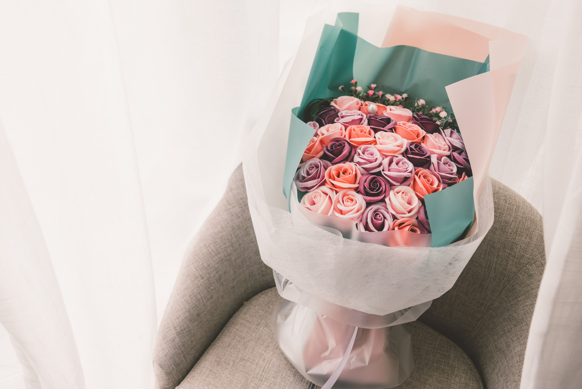 女人和异性关系的表现,女人跟异性接触的表现