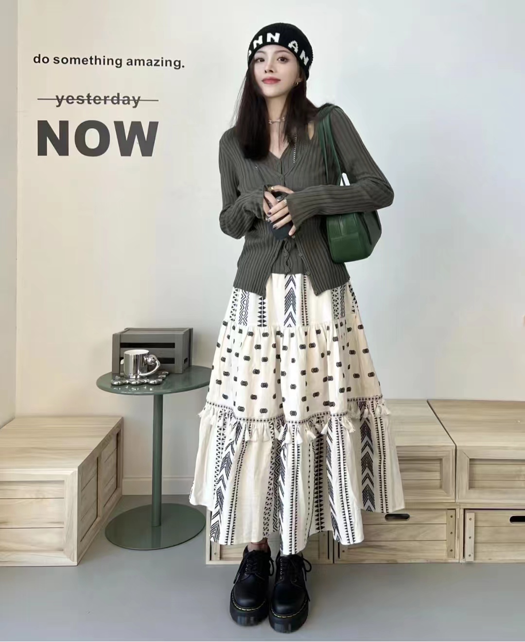 绿色配什么颜色最搭配比较高级,绿色和什么颜色搭配高级感