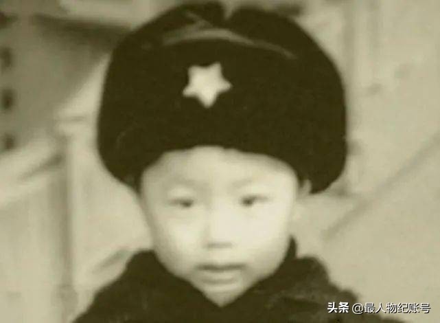 疯狂英语李阳拿家暴当噱头,疯狂英语李阳被指家暴女儿