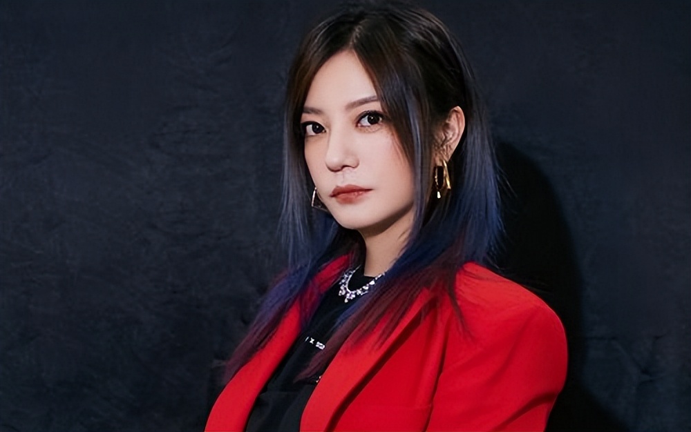 顶风作案！赵薇的恶行何止亲日辱华，如今原型毕露下场大快人心