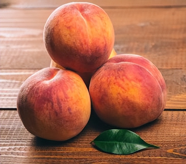 桃子四种人不宜吃,桃子哪些患者不能吃