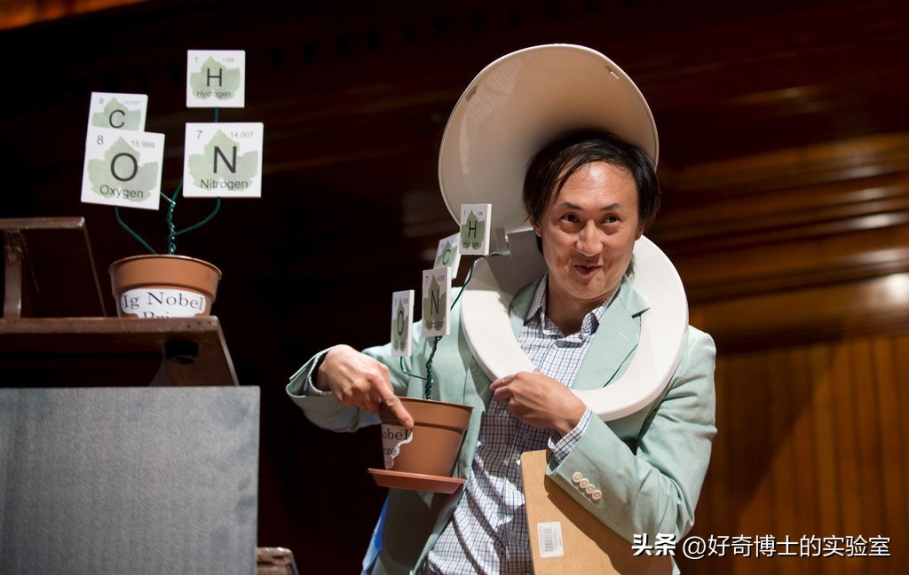 上厕所要等十几秒尿出来正常吗,晨尿要过几秒才能尿出来