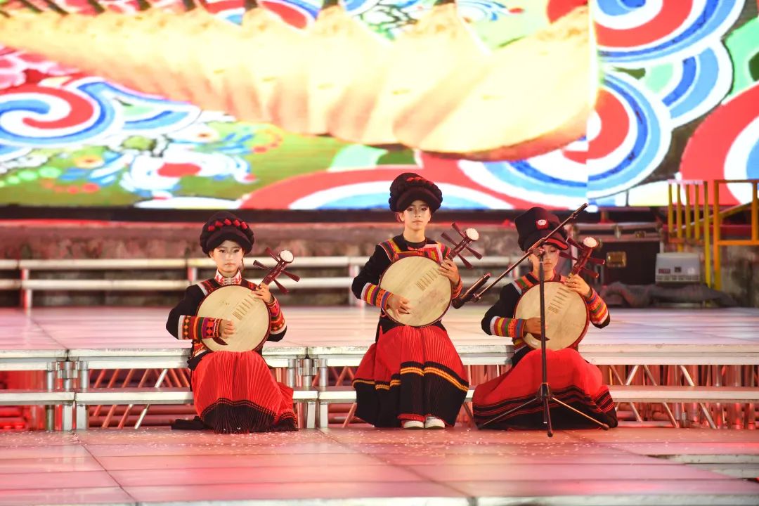 峨边黑竹沟篝火晚会,火把节彝族打歌展演