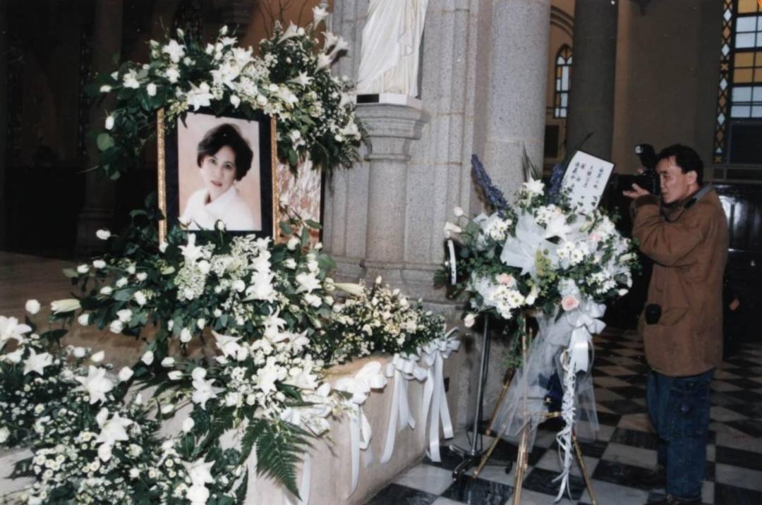 恋人妻、追青霞、混黑道、建豪宅，“武侠片之父”的江湖往事……