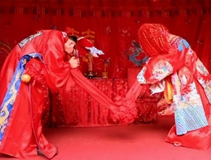 中国最后土皇帝，控制领土1500平方公里，拥有*队军**，世袭到1955年