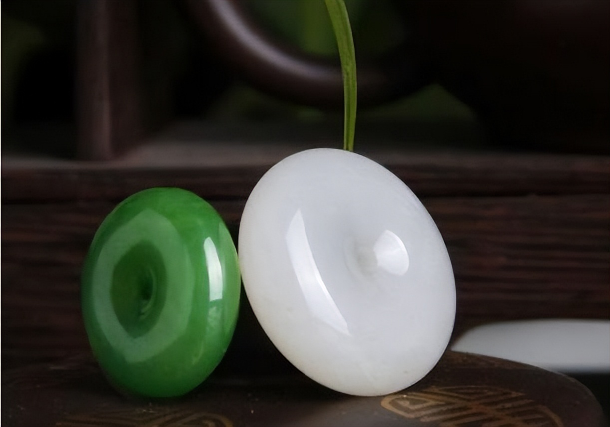 东陵石和翡翠如何区分鉴别 (东陵石翡翠)