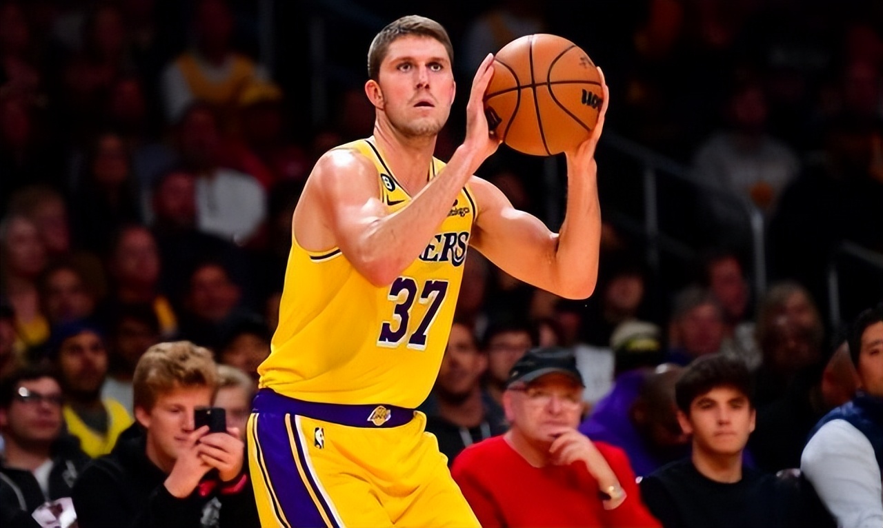 心碎！从拯救球队的英雄到被裁，“外卖小哥”瑞安为什么被放弃？