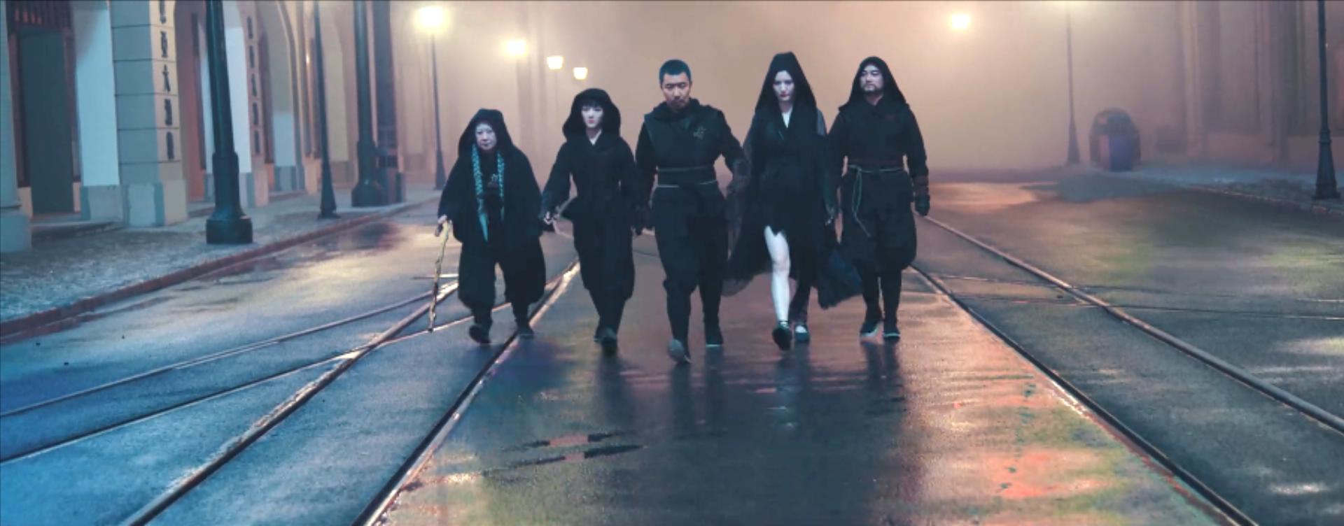 女配露大腿，反派成X战警，同样《华英雄》，胡兵比郑伊健差远了