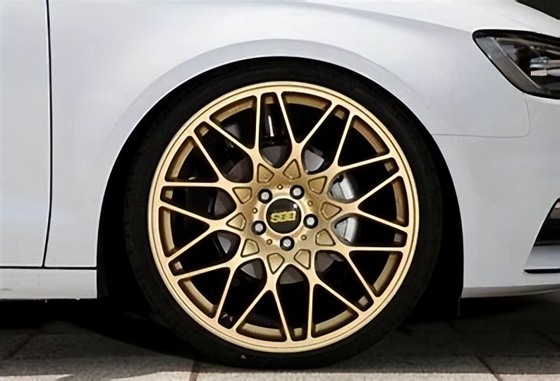 为什么懂车的都换17寸轮毂,汽车16寸轮毂换成17寸轮毂合法吗