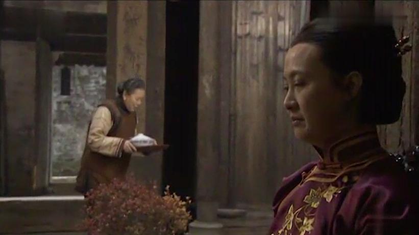 揭露旧社会女性悲惨的电影，妻子为替丈夫还债，80块钱租给老地主