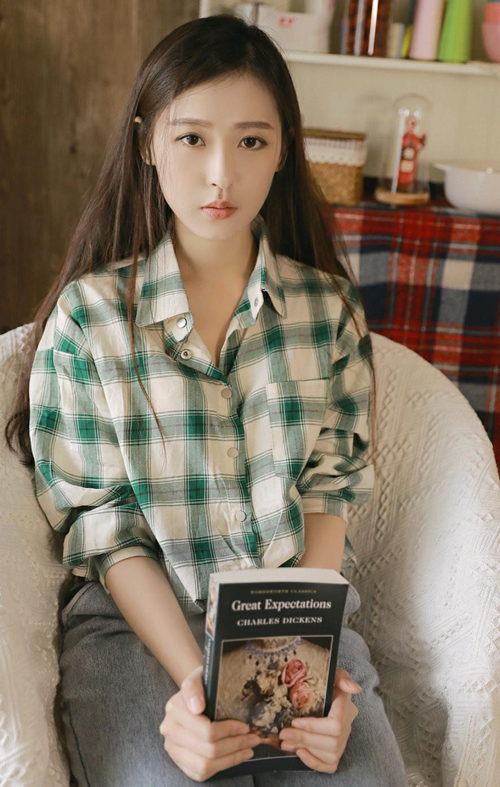 和喜欢的女生聊天很尴尬怎么办,和女生聊天冷场了怎么办