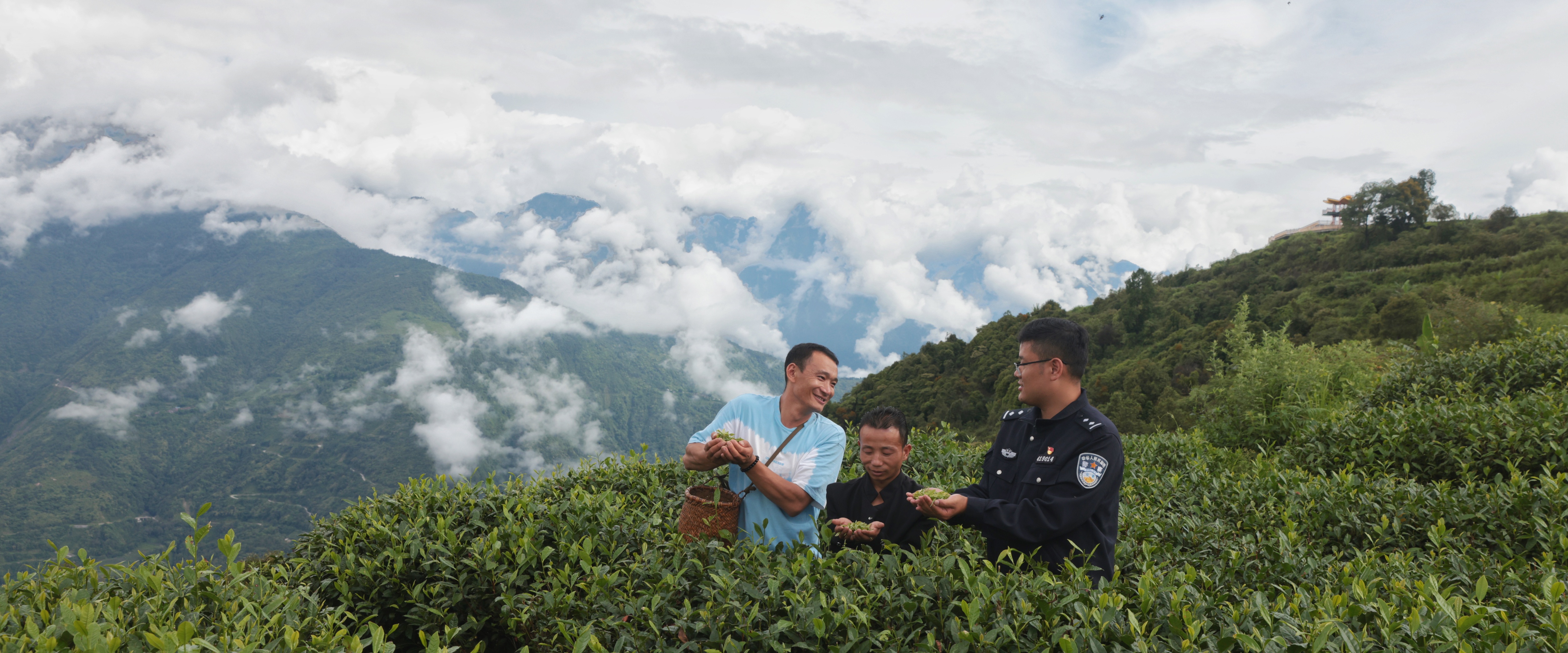 【忠诚的足迹大美边疆】第一书记的滋味——林芝公安驻村工作队伍助力乡村振兴的故事