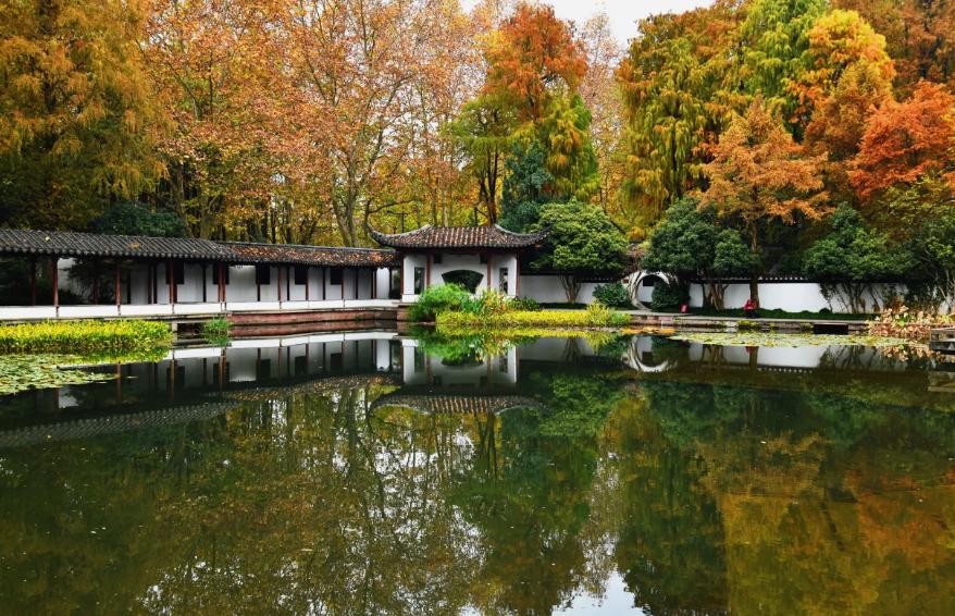 赞美西湖秋日美景的诗词,关于西湖深秋景色的唯美诗句