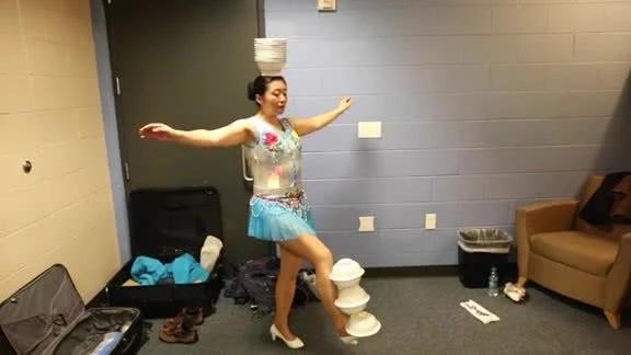 1米53大妈闯NBA爆红！不靠广场舞凭着一绝技表演5分钟日入两万元