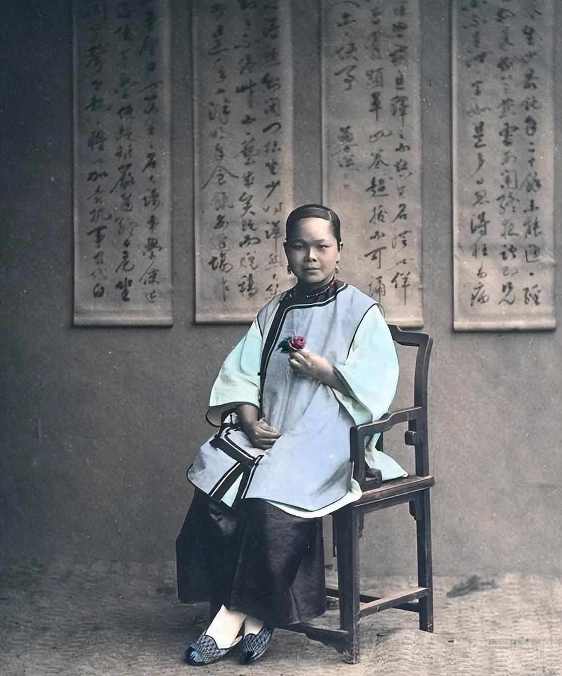 绾崇补寰峰浗灞犳潃鐘瑰お濂充汉,绾崇补灞犳潃鐘瑰お濡囧コ绾疄