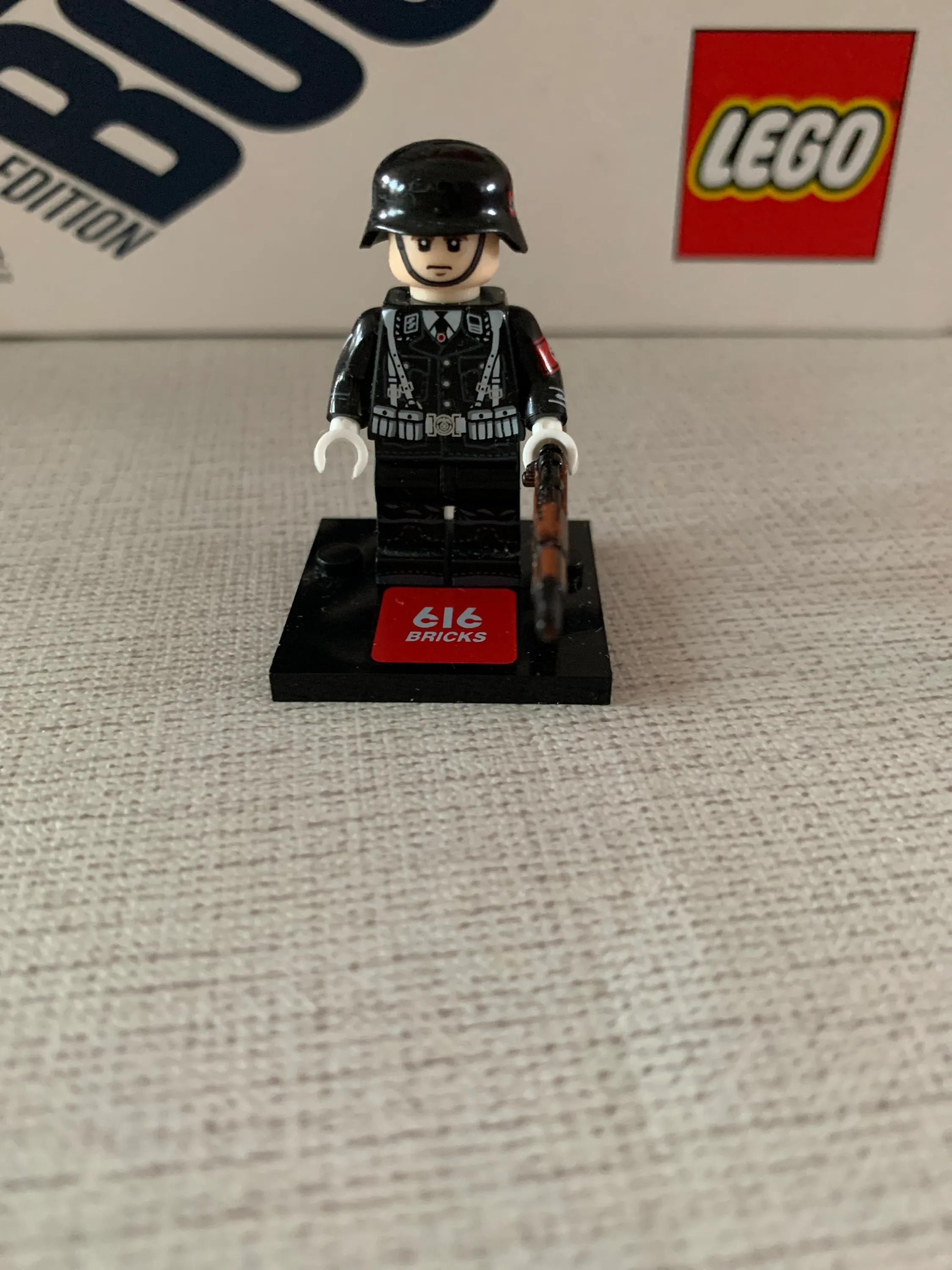 给大家看一下我的两个二战人仔