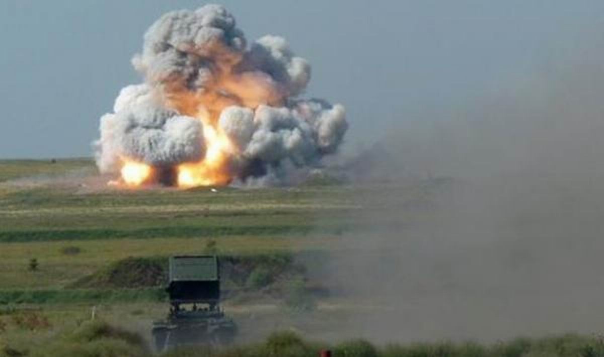 中国测试“*弹炸**之王”，2500度火球横扫，确实适合大型岛屿攻坚