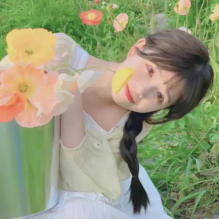 朋友圈自拍文案短句干净治愈,朋友圈自拍文案女