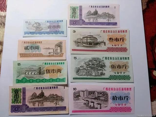 “广西第一贪”的特殊喜好，将发生性关系的女人们照片锁进密码箱