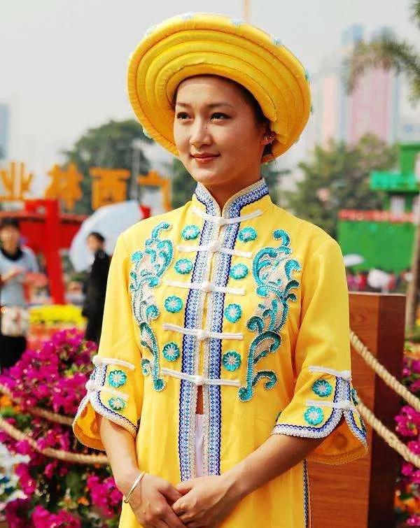 五十六个民族之柯尔克孜族服饰,五十六个民族服饰合集