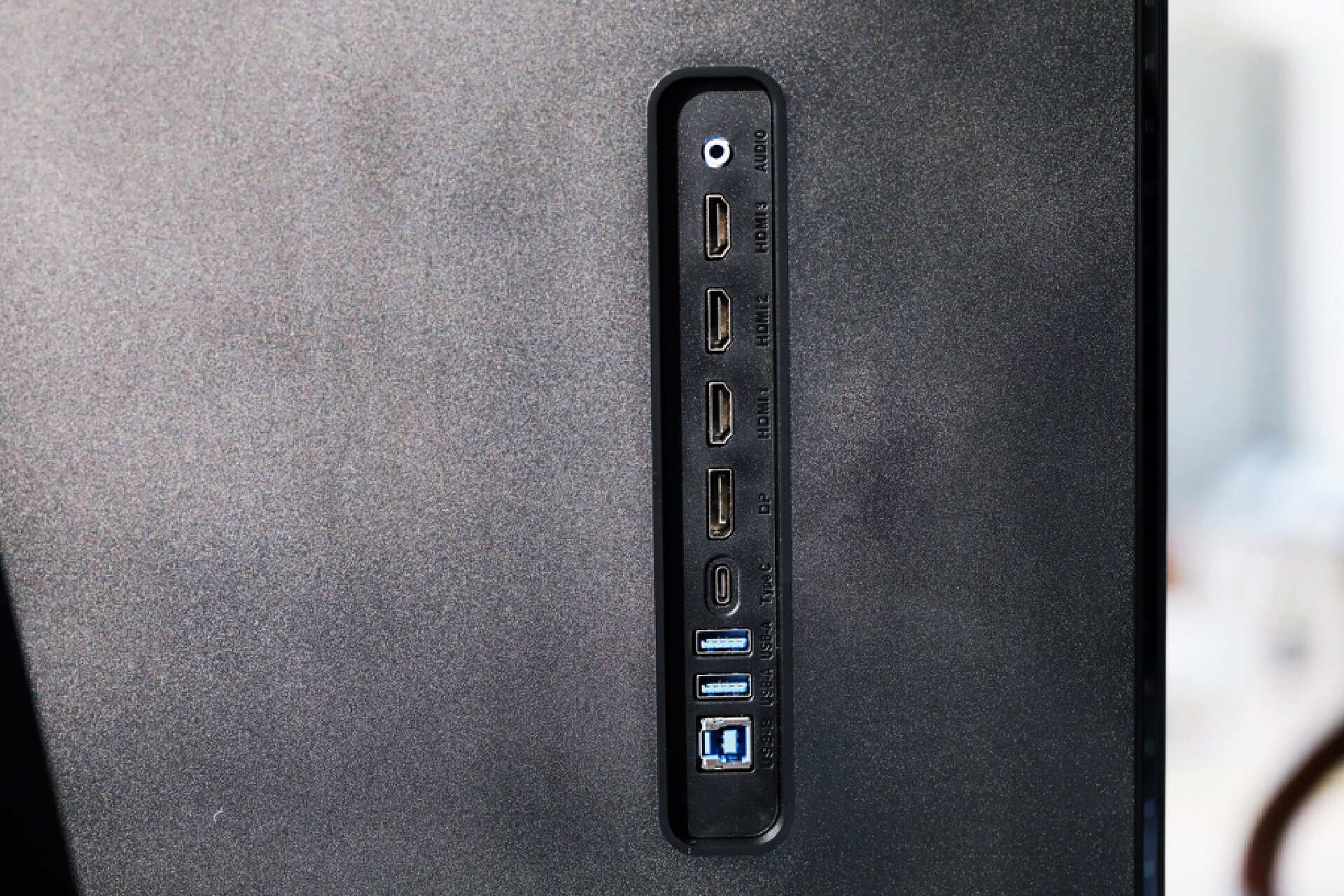 高端电脑显示器一体42.5寸,老板用27寸显示器