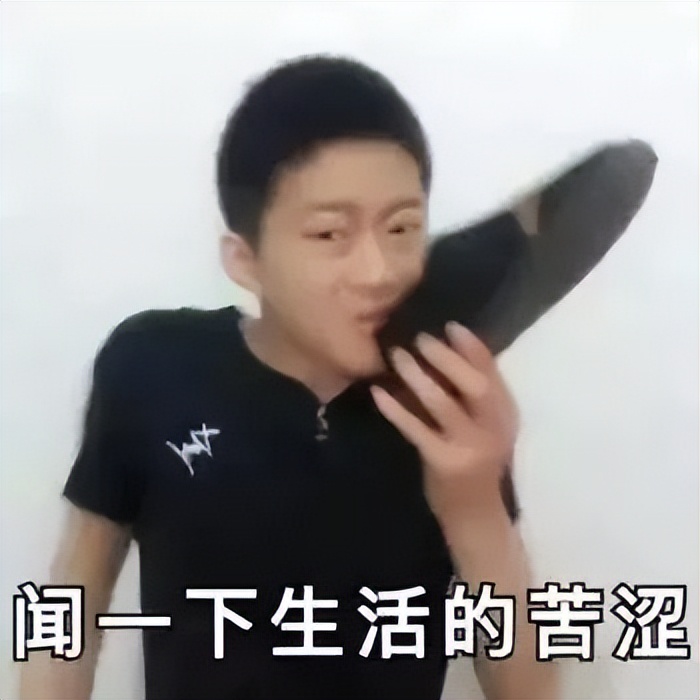 睡觉时趴着睡会不会把胸变小,趴着睡觉胸会变形吗