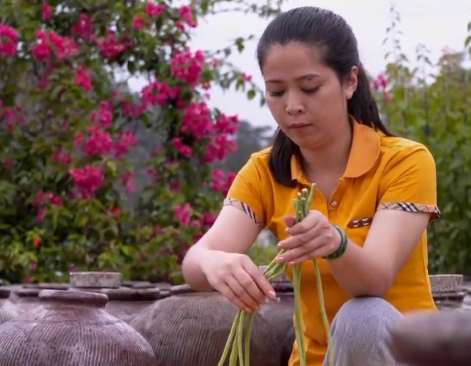 2017年，广东美女创业制作腌豆角，一年卖出3000万，产品远销海外