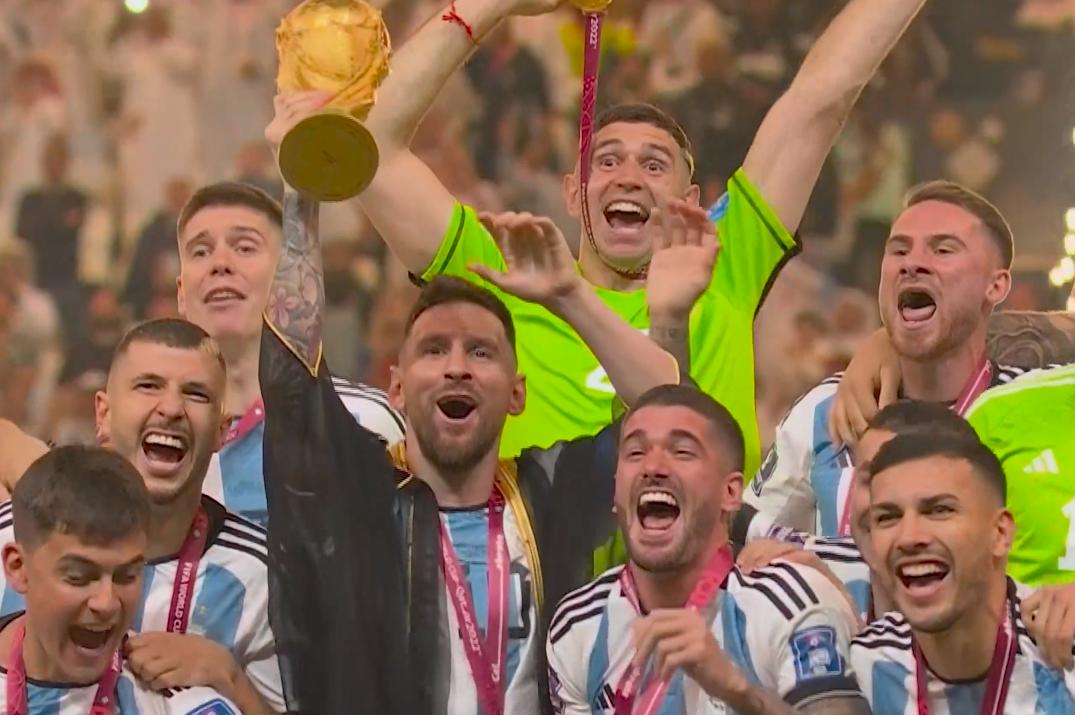 阿根廷夺冠庆祝游行震撼场面,阿根廷夺冠球迷激动瞬间