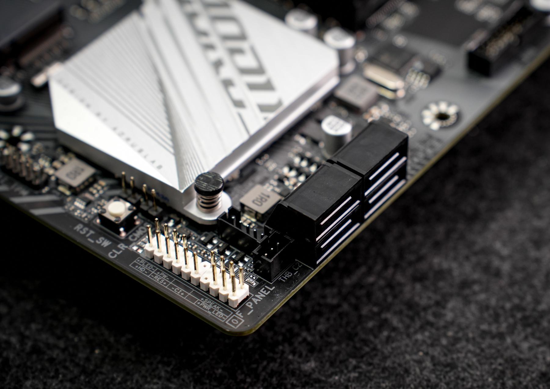 技嘉小雕b760ddr4,技嘉b760m小雕讲解