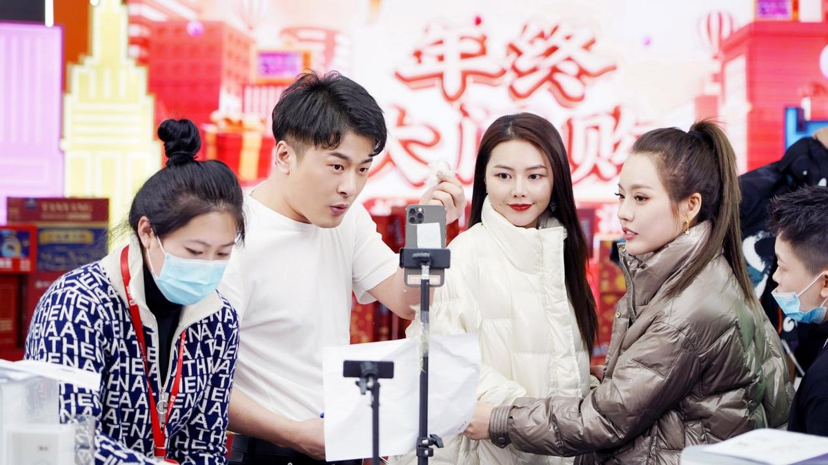 辛选集团董事长辛巴,辛选创始人辛巴公益脚步从未停歇