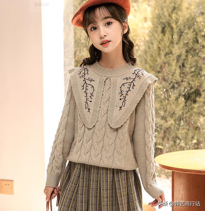 今年女童装最流行毛衣的款式,童装男童针织衫毛衣间色款